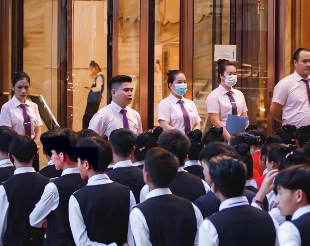 华纳客服经理接待客户